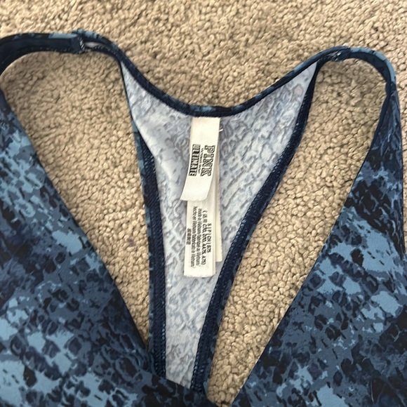 pink sports bra - Picture 3 of 3